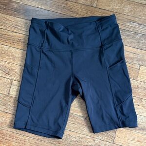 Fast and Free High-Rise Short 8" 7 Pocket